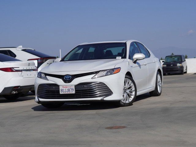 Used 2018 Toyota Camry XLE w/ Audio Package FWD image 4