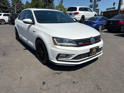 Used 2017 Volkswagen Jetta GLI FWD image 11