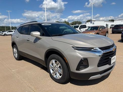 Used 2021 Chevrolet Blazer LT FWD image 1