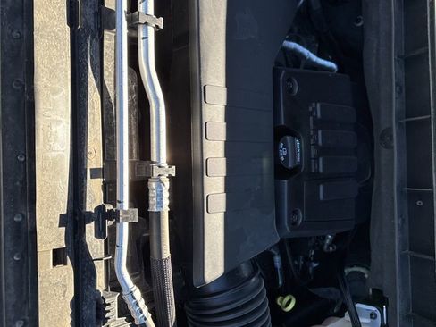 Used 2023 Chevrolet Silverado 1500 LT image 37