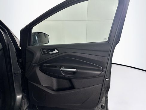 Used 2019 Ford Escape Titanium image 32