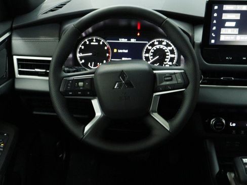 New 2026 Mitsubishi Outlander LE FWD image 20
