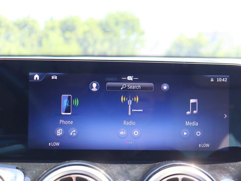 Used 2024 Mercedes-Benz GLB 250 image 27