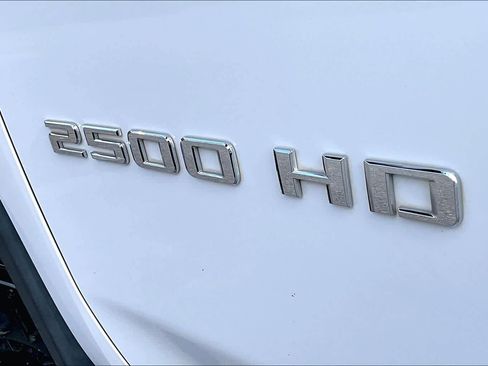 Used 2021 Chevrolet Silverado 2500 LTZ w/ LTZ Plus Package image 9