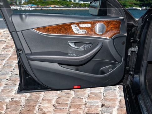 Used 2019 Mercedes-Benz E 300 4MATIC w/ Premium 1 Package image 9