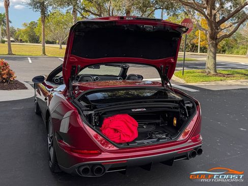 Used 2016 Ferrari California T image 41