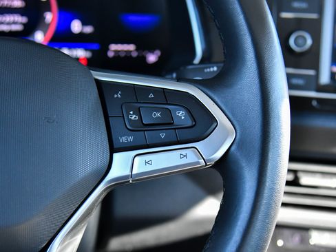 Used 2024 Volkswagen Jetta SE image 27