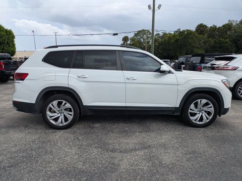 Used 2021 Volkswagen Atlas SE w/ Towing Package FWD image 3