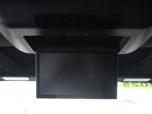 Used 2025 Toyota Sienna Platinum image 7