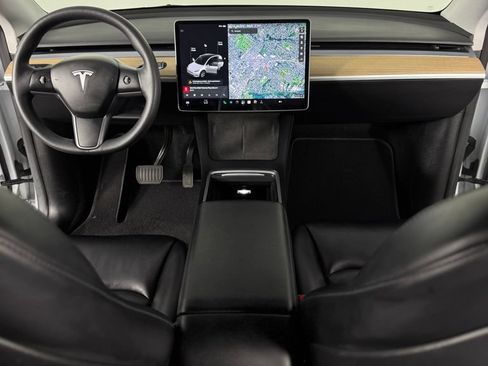 Used 2021 Tesla Model Y Long Range AWD/4WD image 24