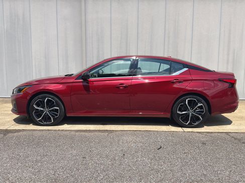 Certified 2024 Nissan Altima 2.5 SR FWD image 6