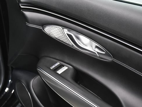 Used 2025 Genesis GV70 2.5T w/ Select Package image 14