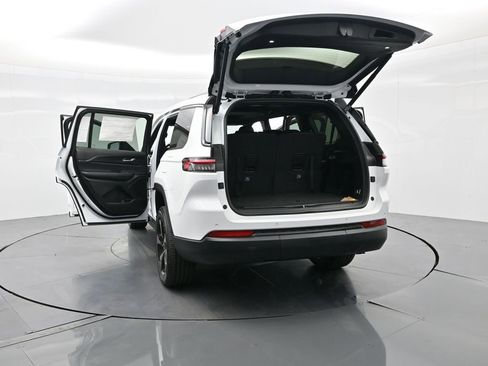 New 2025 Jeep Grand Cherokee L Altitude image 34