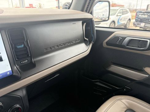 Used 2022 Ford Bronco Wildtrak image 25