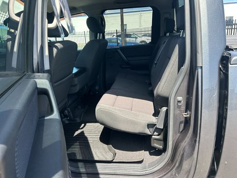 Used 2011 Nissan Titan SV AWD/4WD image 27