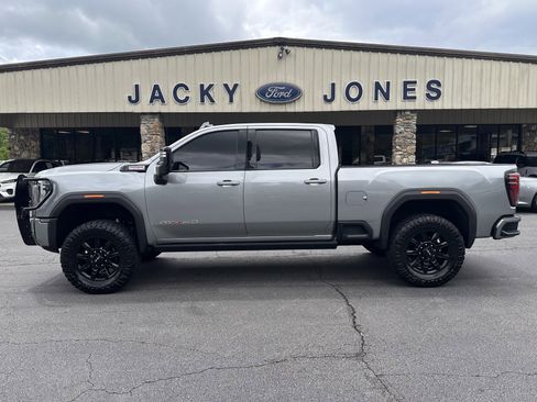 Used 2024 GMC Sierra 2500 AT4 w/ AT4 Premium Plus Package AWD/4WD image 1
