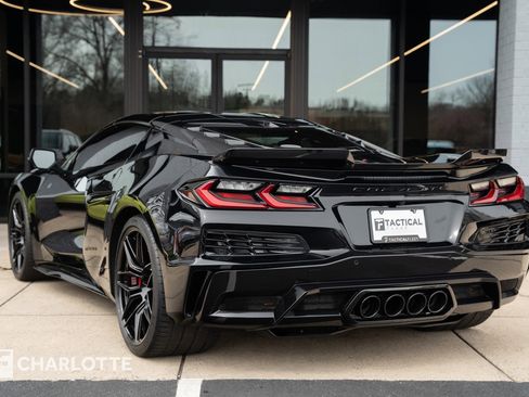 Used 2023 Chevrolet Corvette Z06 image 13