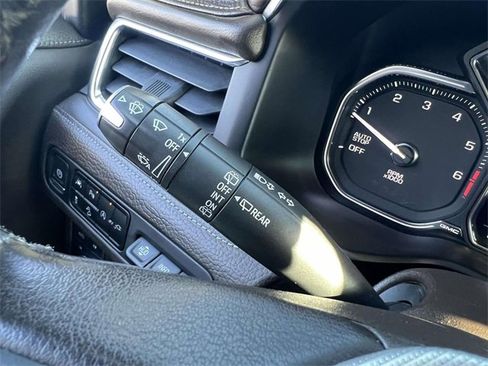 Used 2021 GMC Yukon Denali w/ Denali Premium Package image 26