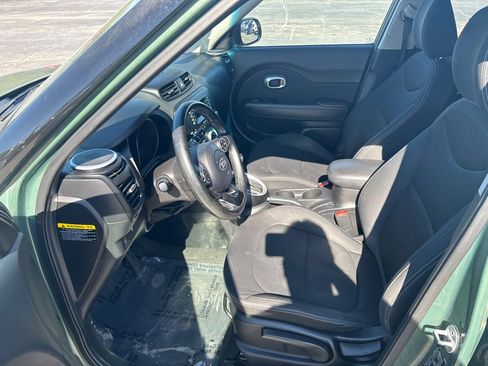 Used 2014 Kia Soul FWD image 9