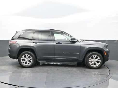 Used 2022 Jeep Grand Cherokee Limited image 6