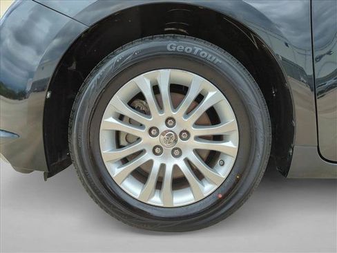 Used 2015 Toyota Sienna XLE FWD image 24