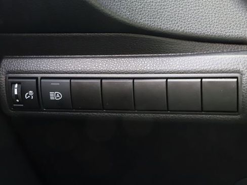 Used 2025 Toyota Corolla LE FWD image 33