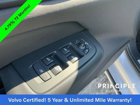 Certified 2024 Volvo S60 B5 Core image 25