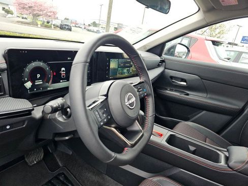 Used 2025 Nissan Kicks SR w/ SR Premium Package image 27