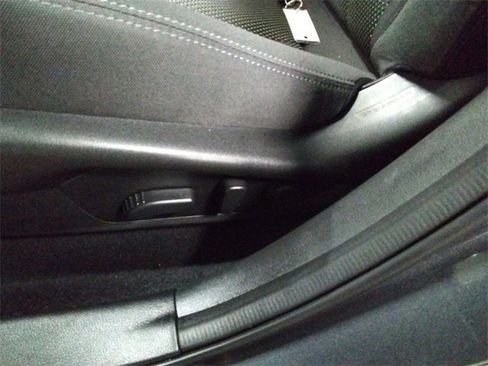 Used 2024 Subaru Crosstrek 2.0i Premium image 29