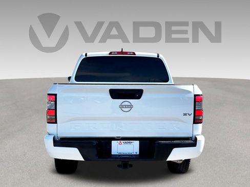 Used 2024 Nissan Frontier SV w/ Tow Package RWD image 21