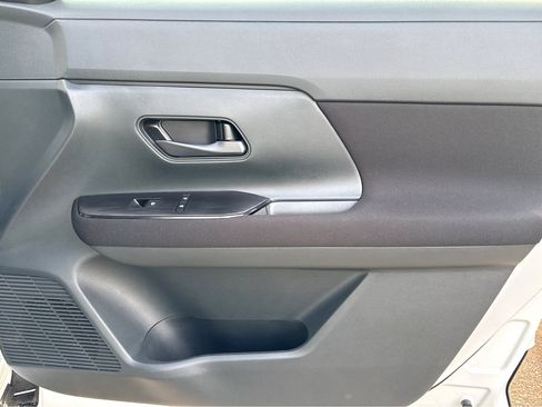 Certified 2025 Nissan Kicks S image 10