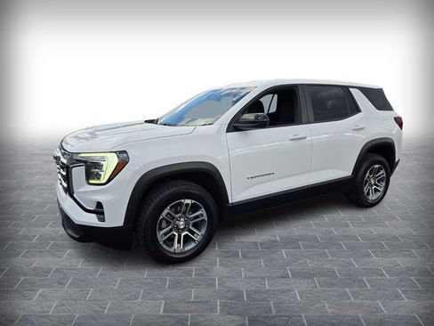 Used 2025 GMC Terrain Elevation AWD/4WD image 3