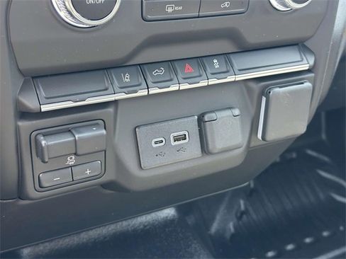 Used 2025 GMC Sierra 2500 Pro image 13