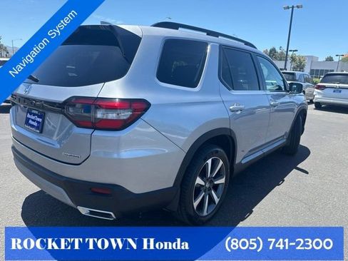Used 2023 Honda Pilot Touring image 5