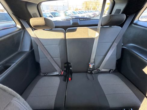 Used 2021 Chevrolet Traverse LT image 36