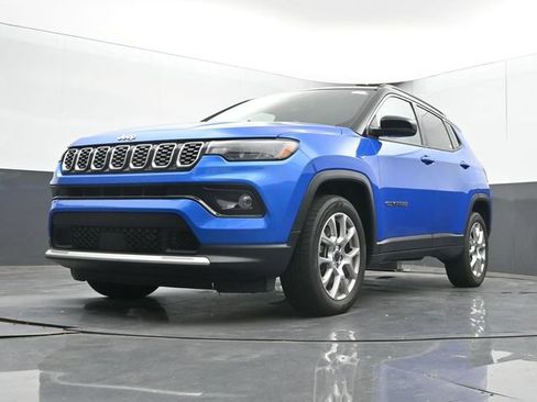 Used 2025 Jeep Compass Limited AWD/4WD image 27