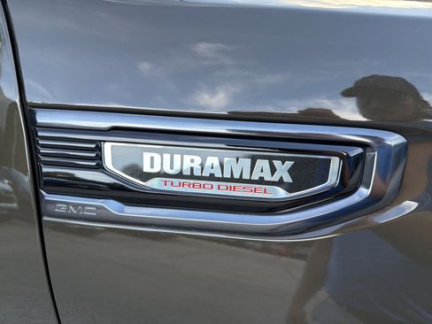 Used 2024 GMC Sierra 1500 AT4 w/ Technology Package AWD/4WD image 10