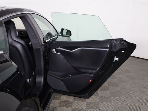 Used 2015 Tesla Model S 85D image 23