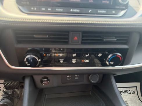 Used 2024 Nissan Rogue S FWD image 23