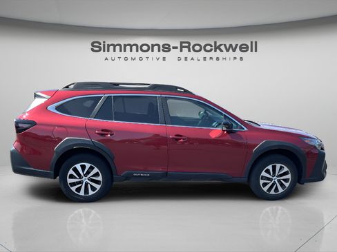 Used 2024 Subaru Outback Premium AWD/4WD image 6