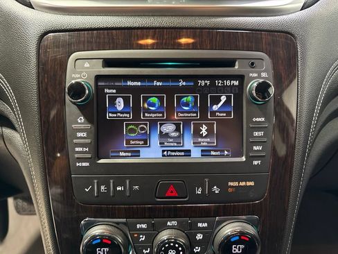 Used 2015 Chevrolet Traverse LTZ AWD/4WD image 16
