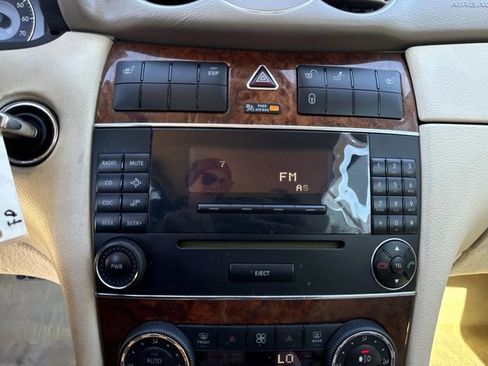 Used 2009 Mercedes-Benz CLK 350 Cabriolet image 18