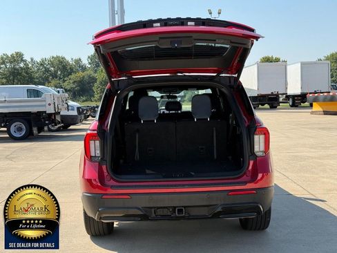Used 2025 Ford Explorer ST-Line w/ ST-Line Street Pack AWD/4WD image 22