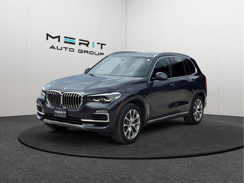 Used 2019 BMW X5 xDrive50i w/ Parking Assistance Package AWD/4WD image 4