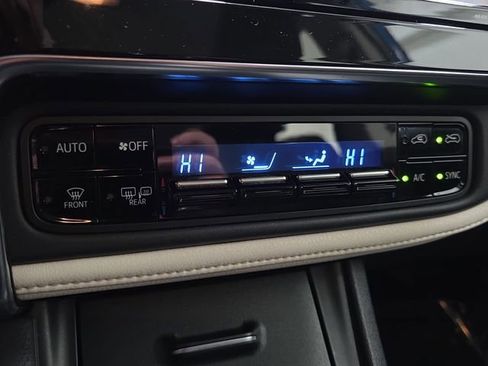 Used 2017 Toyota Corolla iM image 23