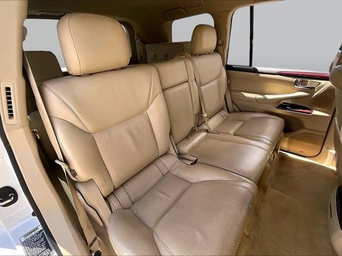 Used 2014 Lexus LX 570 4WD image 17