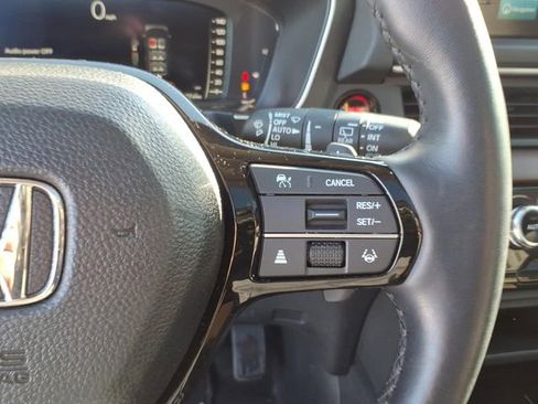 Used 2023 Honda Pilot Elite image 18