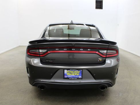 Used 2019 Dodge Charger Scat Pack RWD image 4