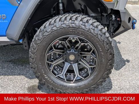 Used 2024 Jeep Wrangler Unlimited AWD/4WD image 10