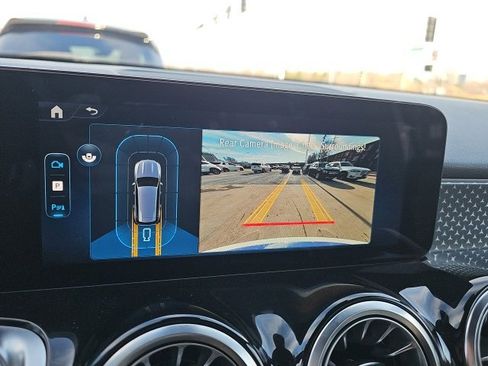 Certified 2025 Mercedes-Benz GLB 250 4MATIC image 29